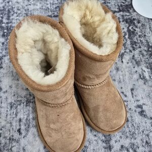 Classic Kids Ugg Shearling Boot
